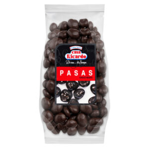 Grageas de pasa con cobertura de chocolate. Envase 200gr.